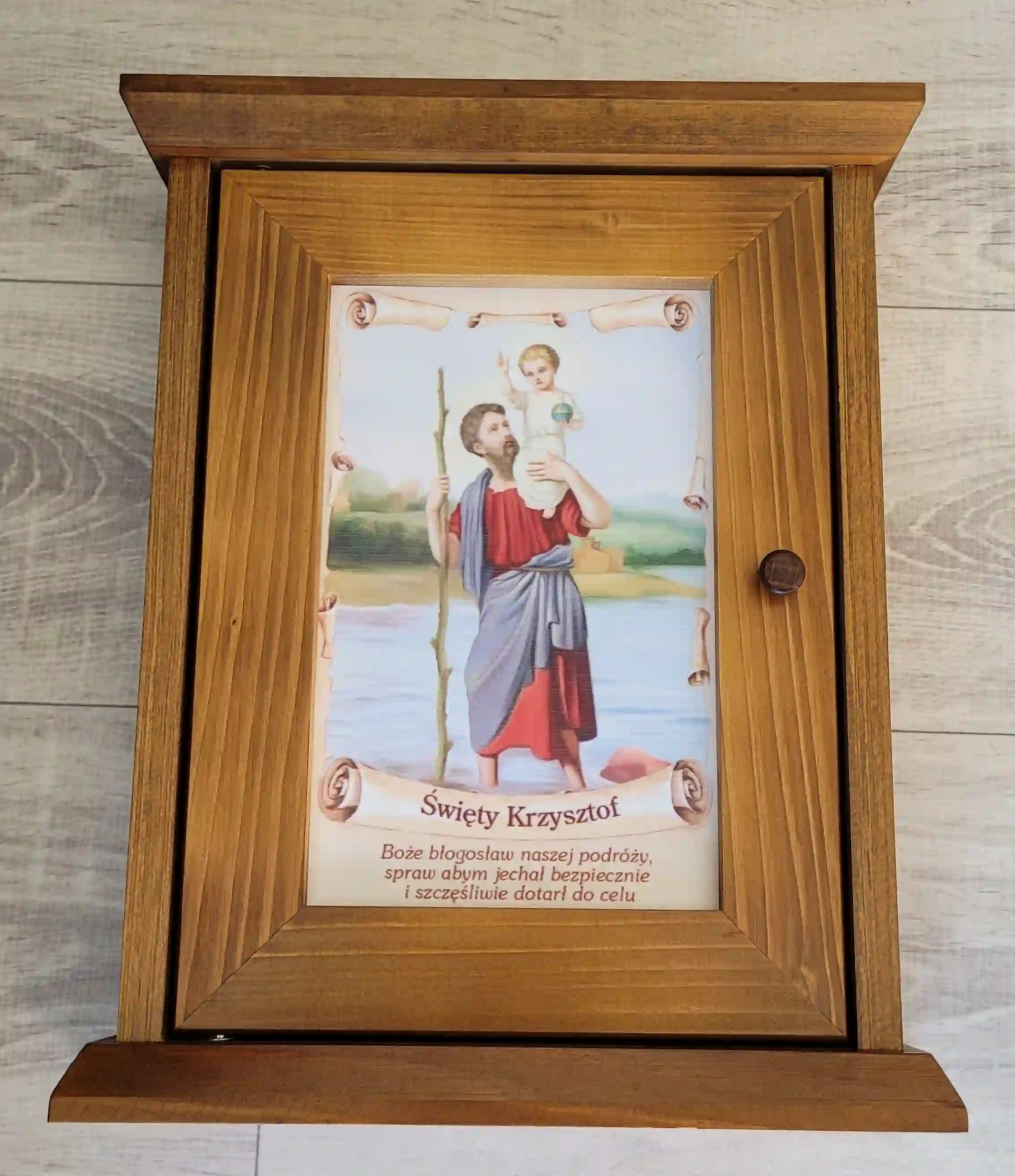 PIKUSA — skříňka na klíče, tmavé dřevo, sv. Kryštof